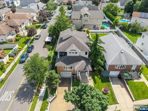 28 Elizabeth Court Secaucus NJ 07094
