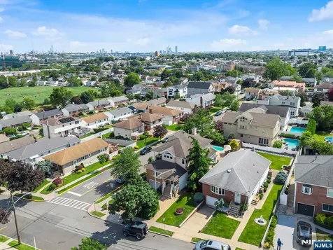 28 Elizabeth Court Secaucus NJ 07094