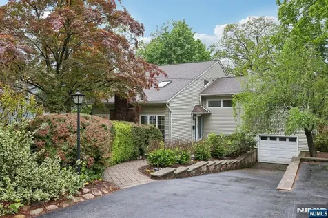 151 Busteed Drive Midland Park NJ 07432