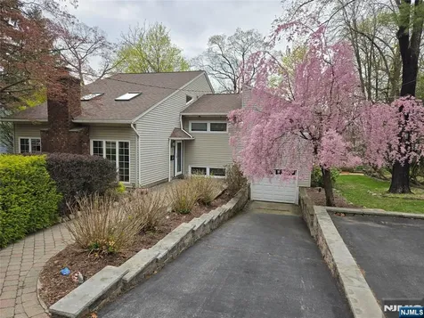 151 Busteed Drive Midland Park NJ 07432