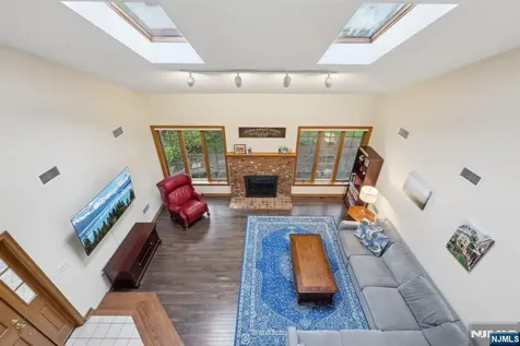 151 Busteed Drive Midland Park NJ 07432