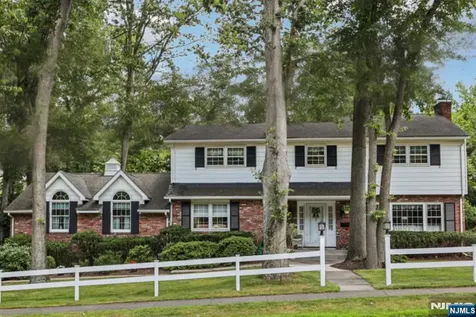 238 Spring Valley Road Park Ridge NJ 07656