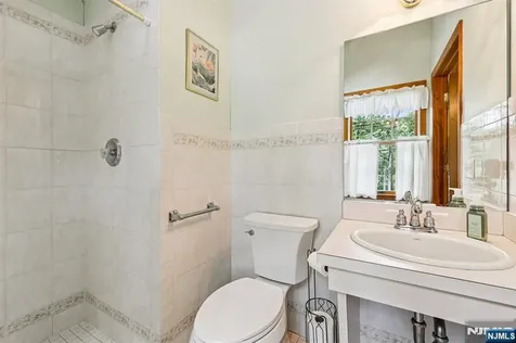 238 Spring Valley Road Park Ridge NJ 07656