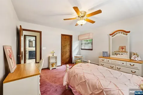 238 Spring Valley Road Park Ridge NJ 07656