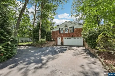 238 Spring Valley Road Park Ridge NJ 07656