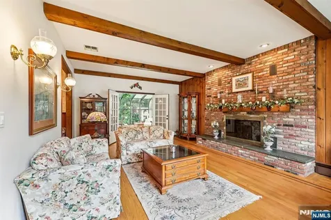 238 Spring Valley Road Park Ridge NJ 07656