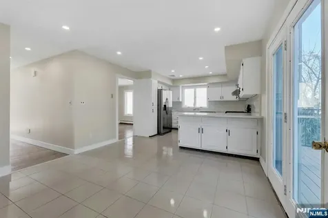 535 Orchard Avenue Palisades Park NJ 07650