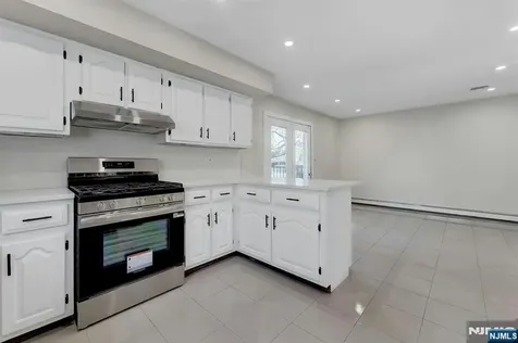 535 Orchard Avenue Palisades Park NJ 07650