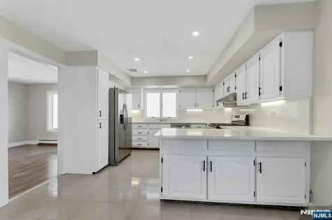 535 Orchard Avenue Palisades Park NJ 07650