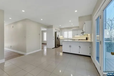 535 Orchard Avenue Palisades Park NJ 07650