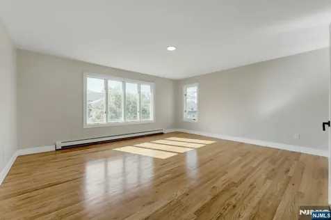 535 Orchard Avenue Palisades Park NJ 07650