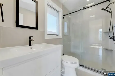 535 Orchard Avenue Palisades Park NJ 07650
