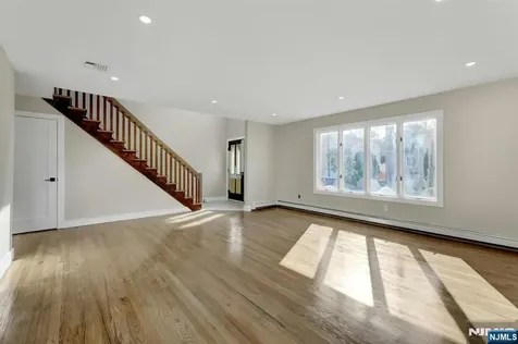 535 Orchard Avenue Palisades Park NJ 07650