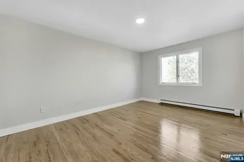 535 Orchard Avenue Palisades Park NJ 07650