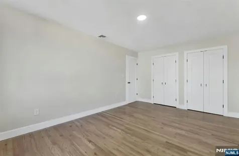 535 Orchard Avenue Palisades Park NJ 07650