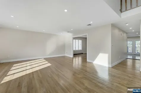 535 Orchard Avenue Palisades Park NJ 07650