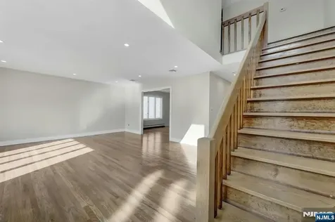 535 Orchard Avenue Palisades Park NJ 07650