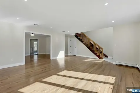 535 Orchard Avenue Palisades Park NJ 07650