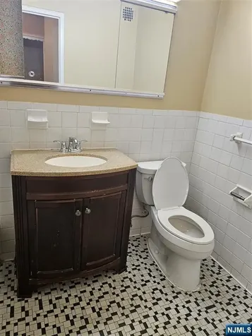 39 E 39th Paterson NJ 07514