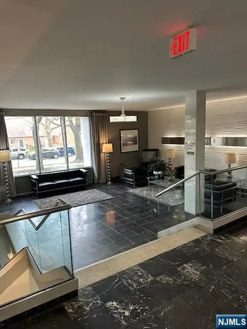39 E 39th Paterson NJ 07514