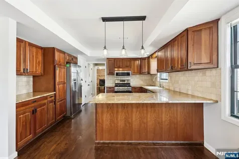 94 Westervelt Place Cresskill NJ 07626