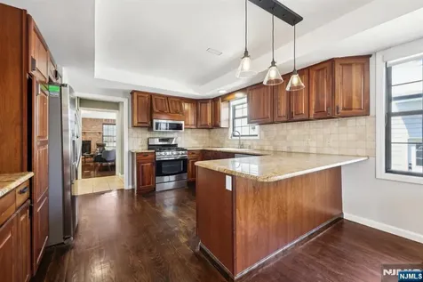 94 Westervelt Place Cresskill NJ 07626