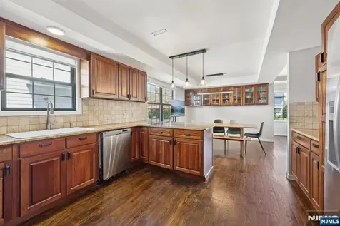 94 Westervelt Place Cresskill NJ 07626