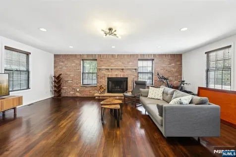 94 Westervelt Place Cresskill NJ 07626