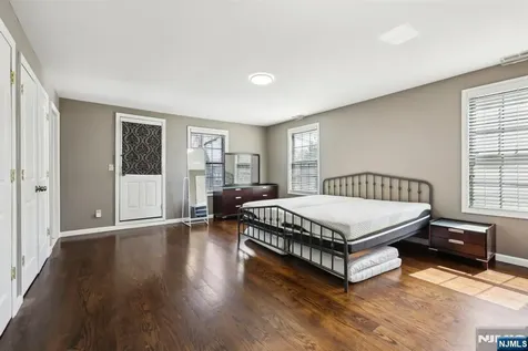 94 Westervelt Place Cresskill NJ 07626
