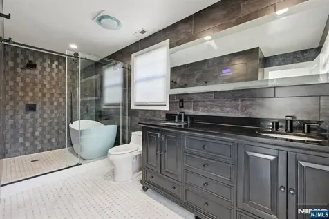 94 Westervelt Place Cresskill NJ 07626