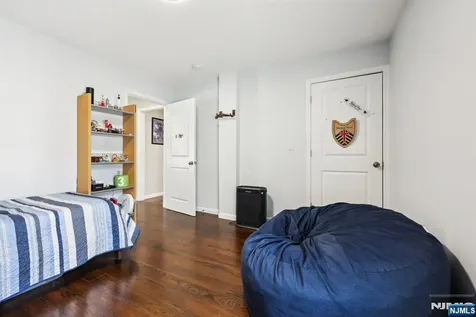 94 Westervelt Place Cresskill NJ 07626