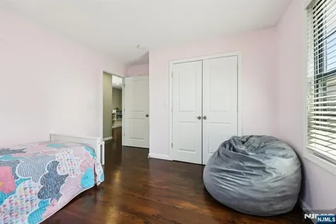 94 Westervelt Place Cresskill NJ 07626