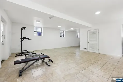 94 Westervelt Place Cresskill NJ 07626