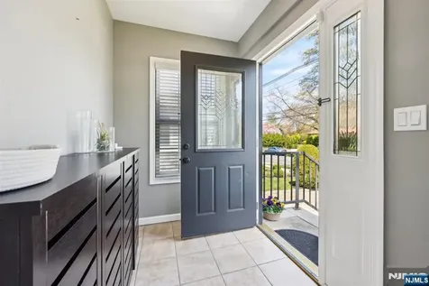 94 Westervelt Place Cresskill NJ 07626