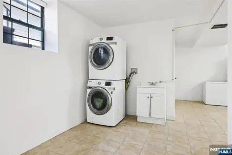 94 Westervelt Place Cresskill NJ 07626