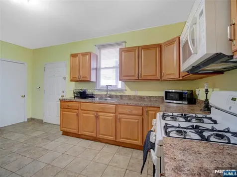 567 Mcchesney Street Orange NJ 07050