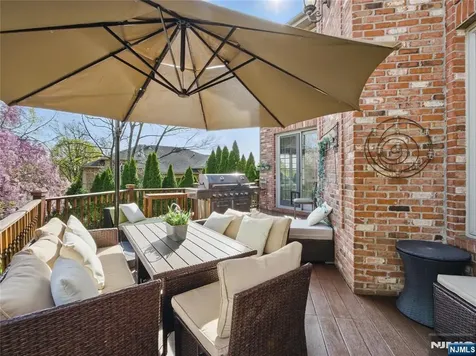 397 Castle Drive Englewood Cliffs NJ 07632