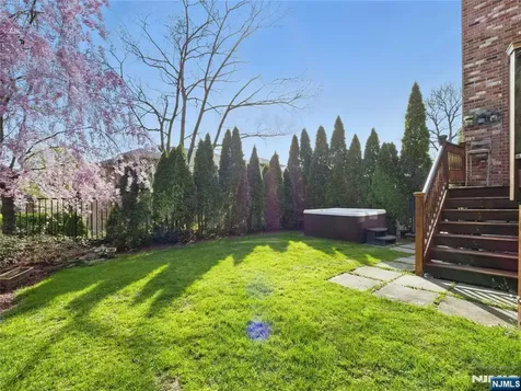 397 Castle Drive Englewood Cliffs NJ 07632