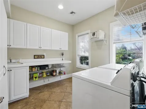 397 Castle Drive Englewood Cliffs NJ 07632