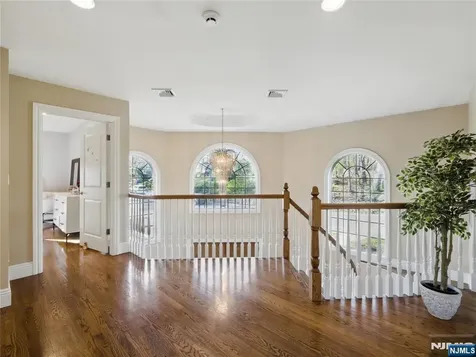 397 Castle Drive Englewood Cliffs NJ 07632