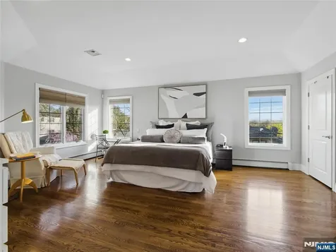 397 Castle Drive Englewood Cliffs NJ 07632