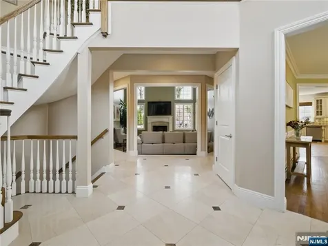 397 Castle Drive Englewood Cliffs NJ 07632