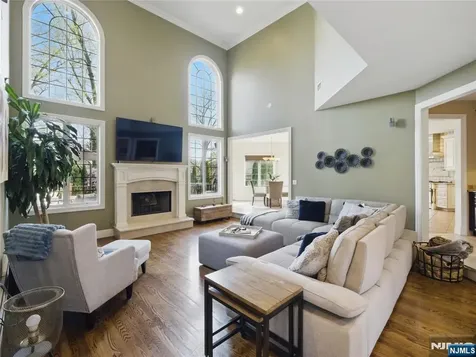 397 Castle Drive Englewood Cliffs NJ 07632