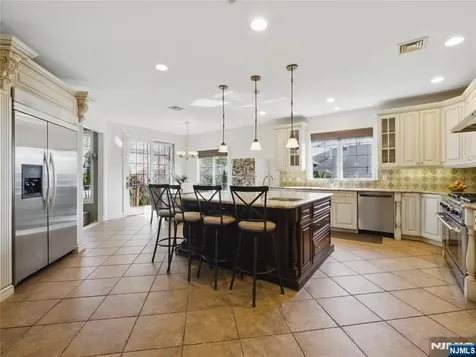 397 Castle Drive Englewood Cliffs NJ 07632