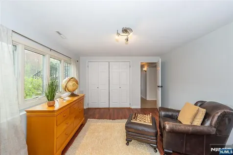 131 Horseneck Road Fairfield NJ 07004