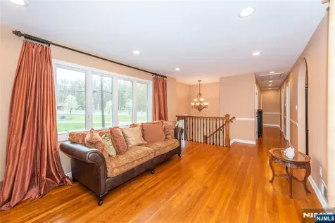 131 Horseneck Road Fairfield NJ 07004