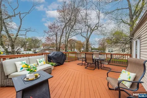 131 Horseneck Road Fairfield NJ 07004