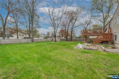 131 Horseneck Road Fairfield NJ 07004