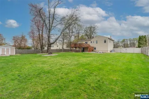 131 Horseneck Road Fairfield NJ 07004