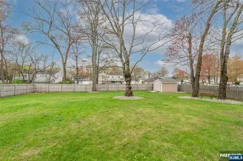 131 Horseneck Road Fairfield NJ 07004